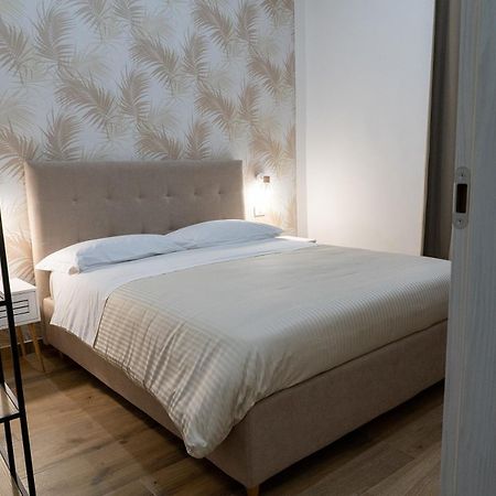 A Casa Di Edel Bed & Breakfast Napoli Exterior foto