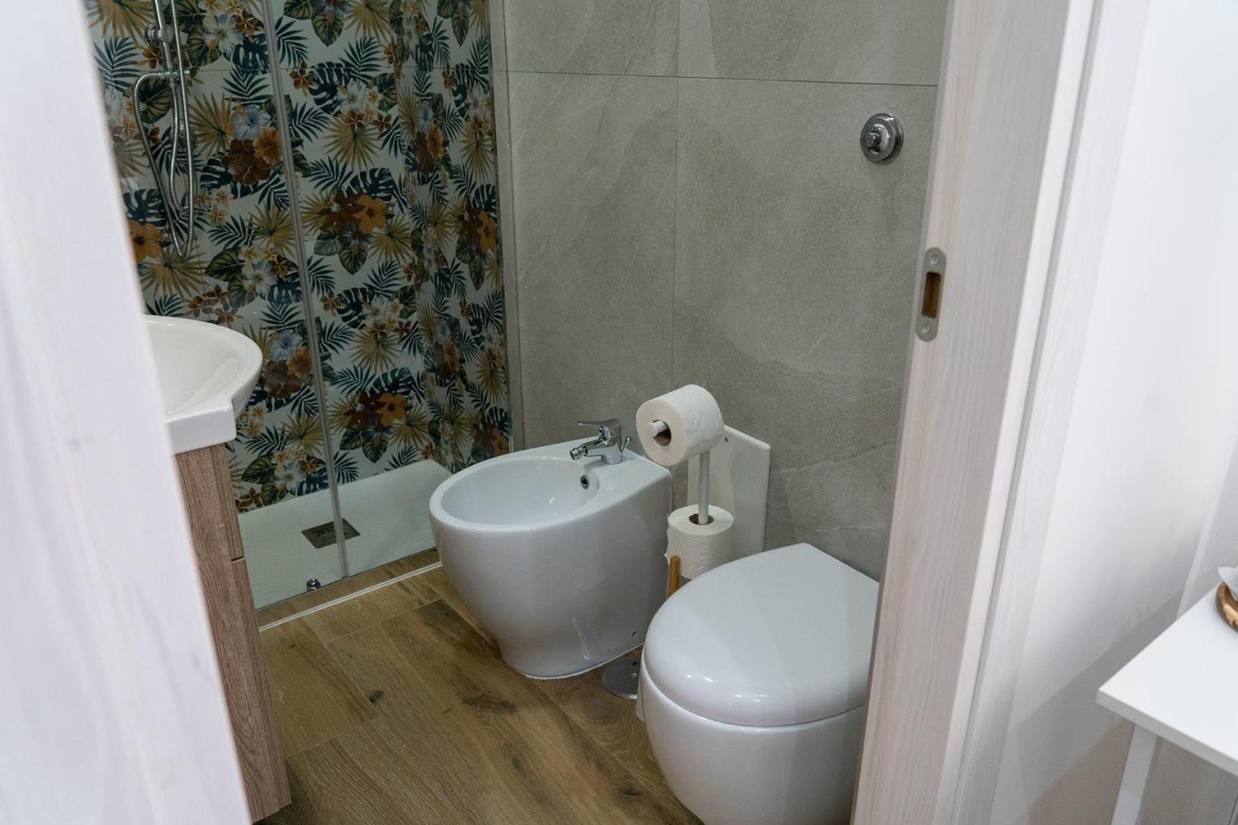 A Casa Di Edel Bed & Breakfast Napoli Exterior foto